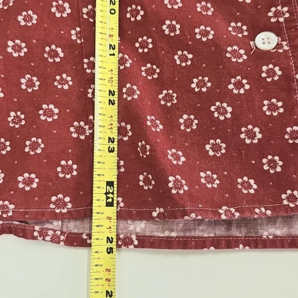 Vintage DKNY Muted Red Floral Button Down Shirt Vneck, Chest Pockets - Picture 9 of 9